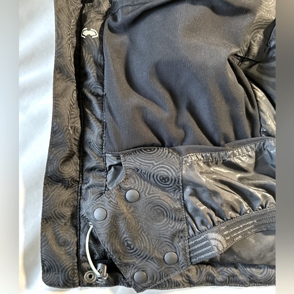 Patterned black North Face Hyvent Snowboard Jacket w/ Recco Tech (XS) - Picture 10 of 12